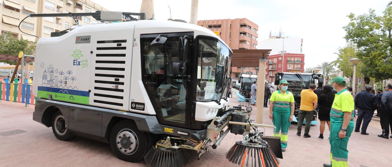 Uno de los nuevos vehículos de limpieza de Elche