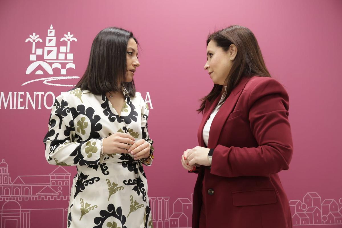 Cintia Bustos, delegada de Juventud, e Irene Araceli Aguilera, presidenta del IPBS y diputada-delegada de Derechos Sociales en la Diputación.