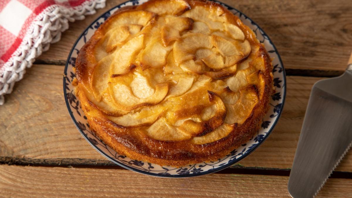 Así de fácil puedes hacer la tarta de manzana que hacían nuestras abuelas