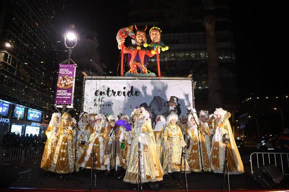 El carnaval arranca en el Obelisco con un cántico a la libertad de expresión tras la denuncia el año pasado al concejal de Culturas