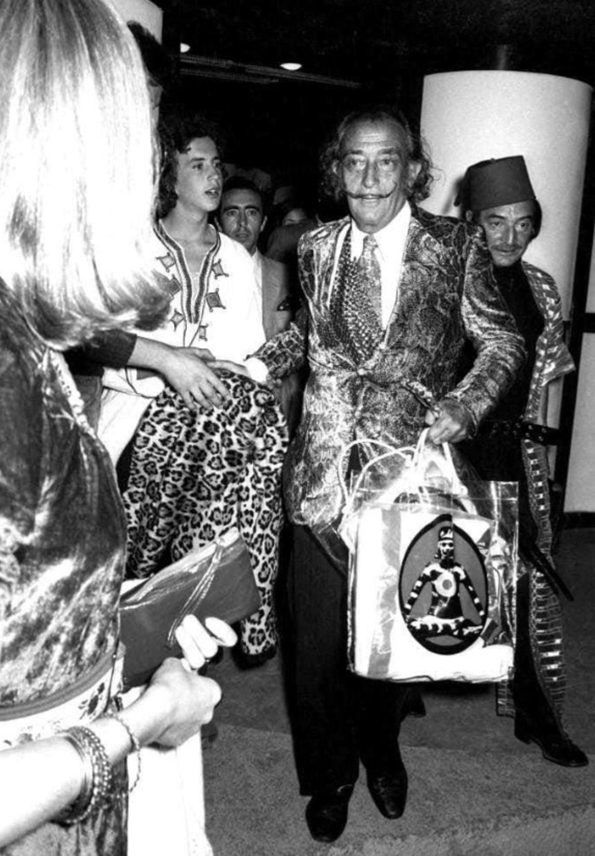 Salvador Dalí a Maddox.