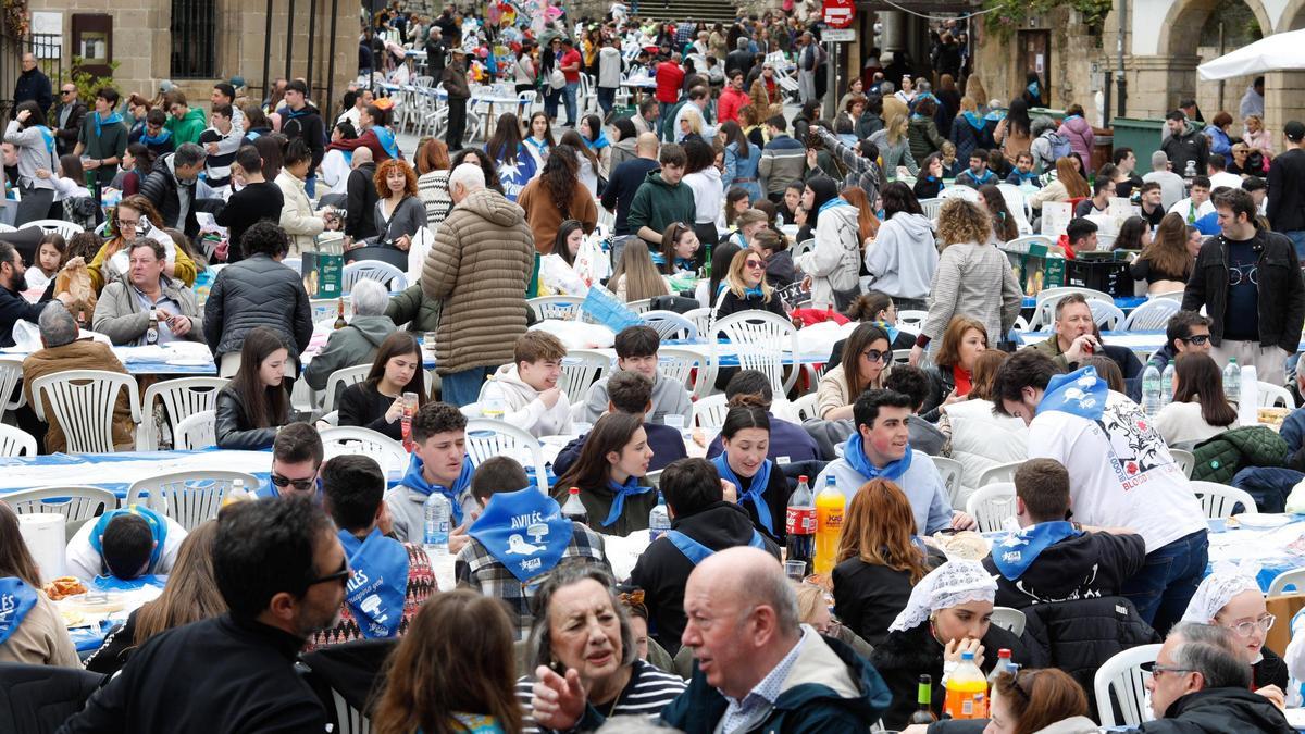 RESERVAR MESA COMIDA EN LA CALLE AVILÉS