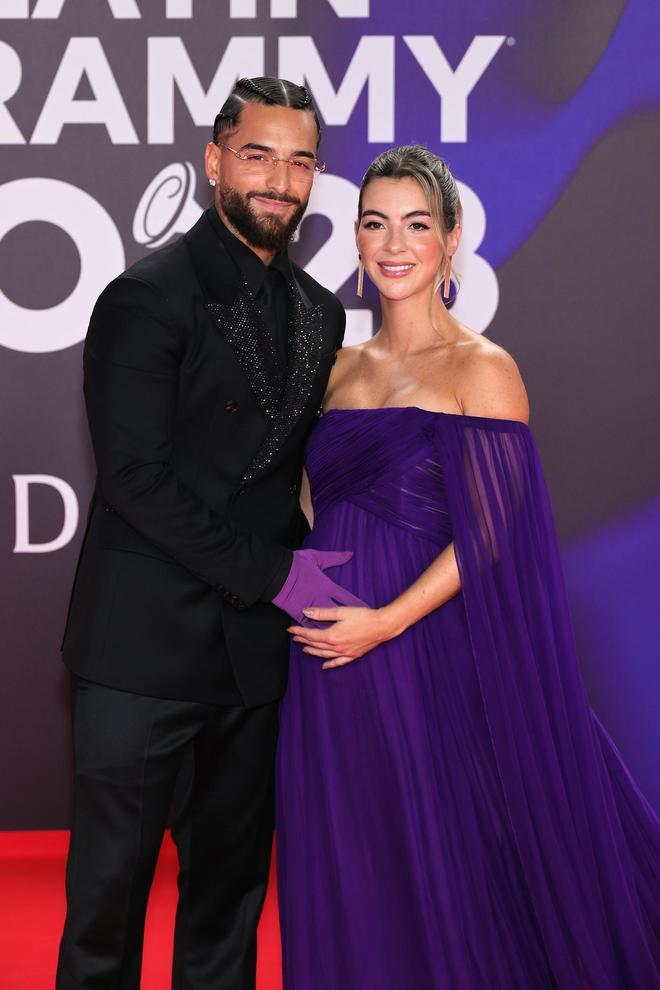 Maluma y su pareja, Susana Gómez, en la alfombra roja de los Latin Grammy 2023