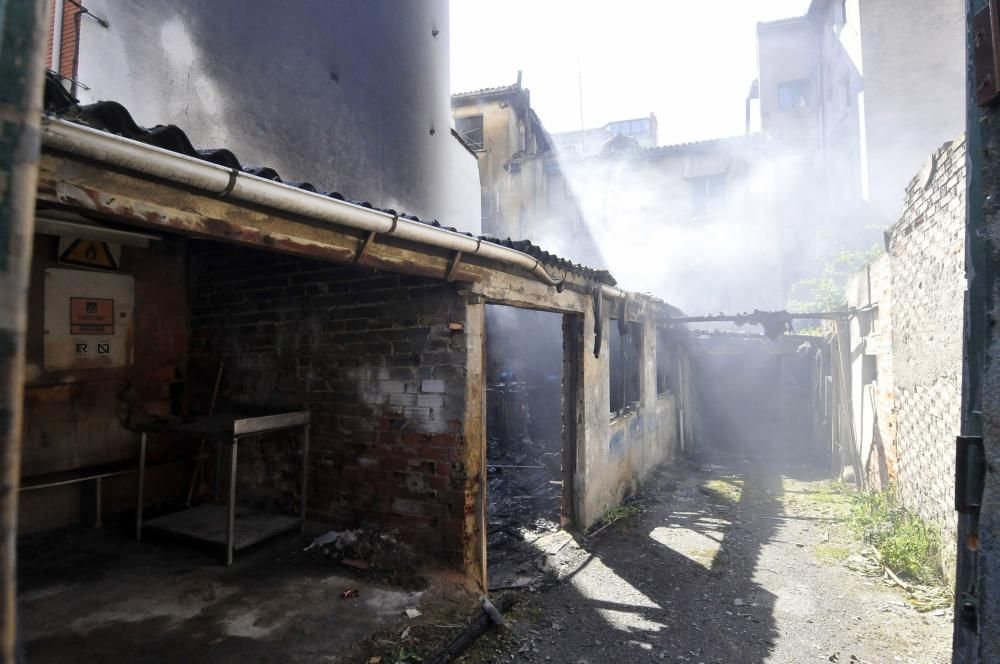 El incendio en un bazar chino en Pola de Lena