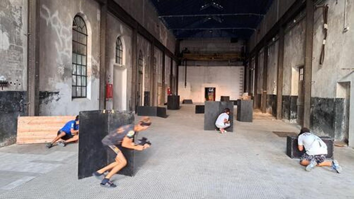 Participants en l'activitat de laser tad a l'Anònima