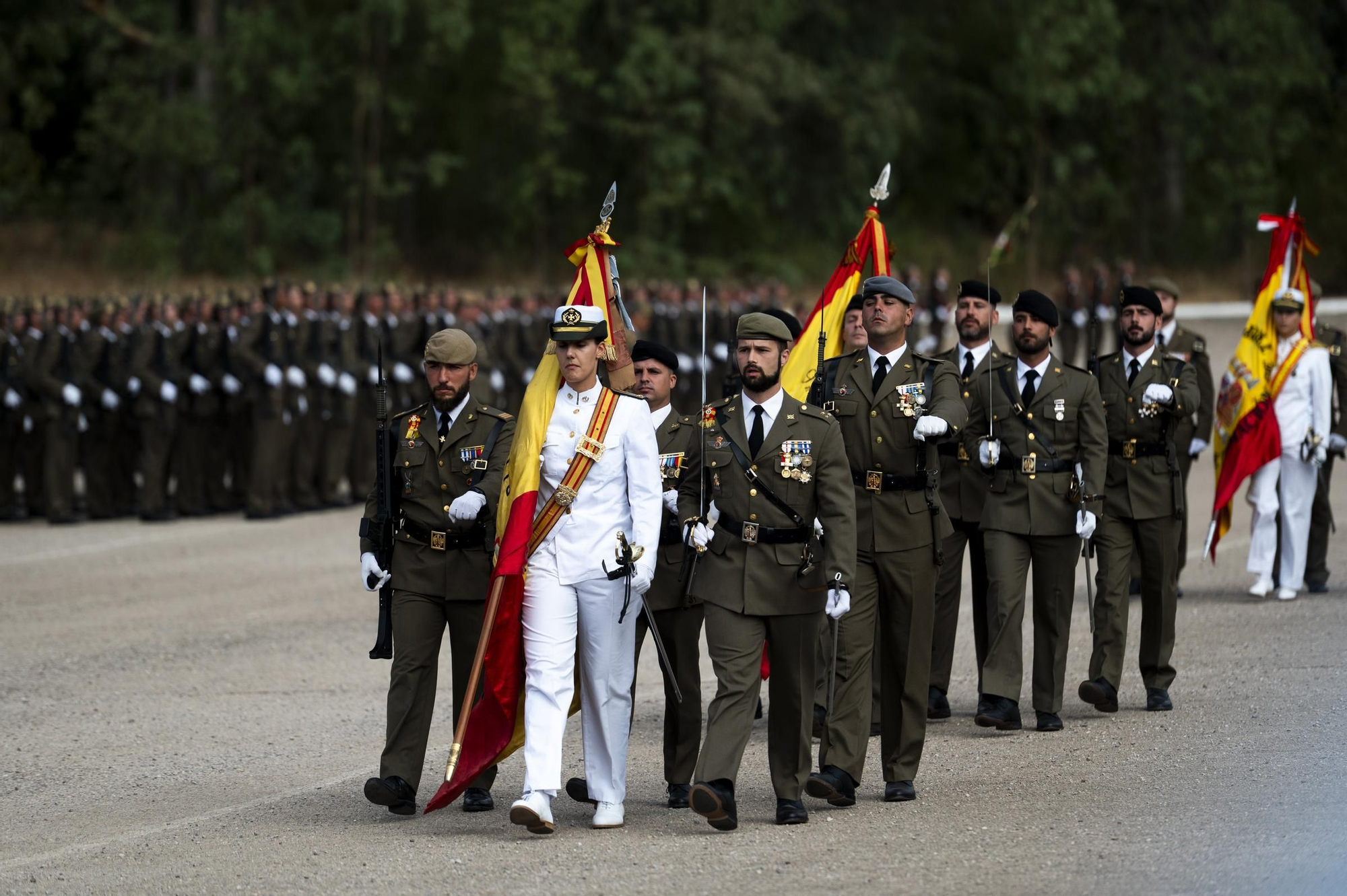 EN IMÁGENES | Multitudinaria jura de bandera en Cáceres con récord de mujeres soldado