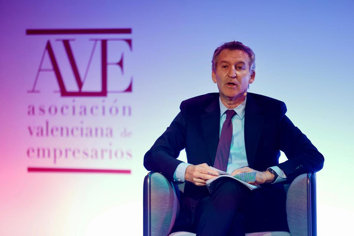 Feijóo, Llorca y Catalá asisten a la asamble de AVE