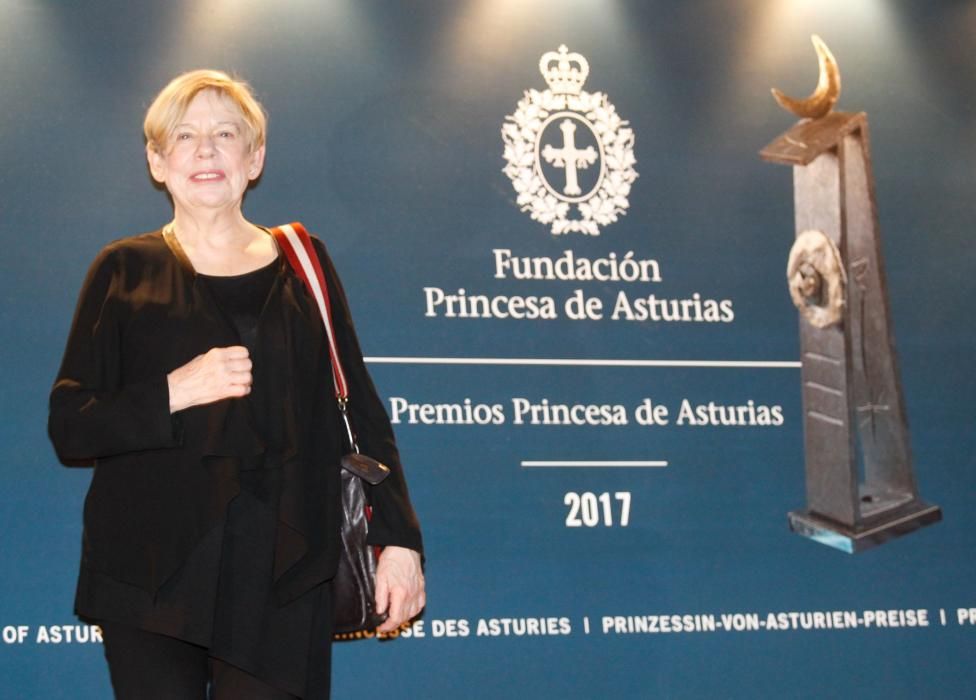 Llegada a Oviedo de Karem Amstrong, premio Princesa de Asturias de Ciencias Sociales