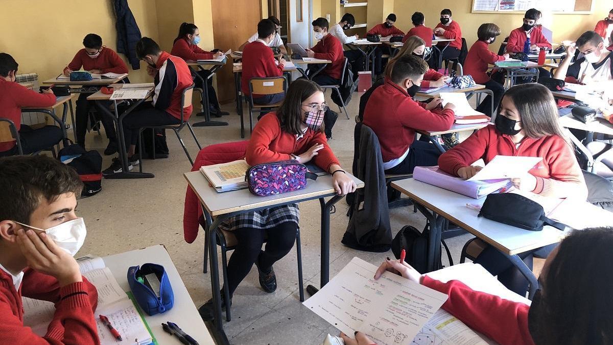 El colegio Trinitarios colabora en un manual de retos frente al covid