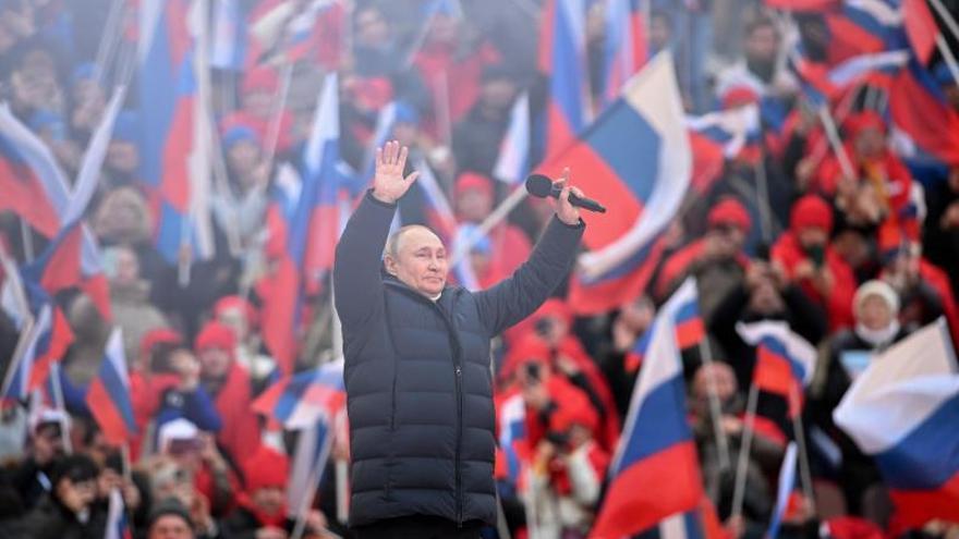 Vladímir Putin, en un acte davant 200.000 persones.