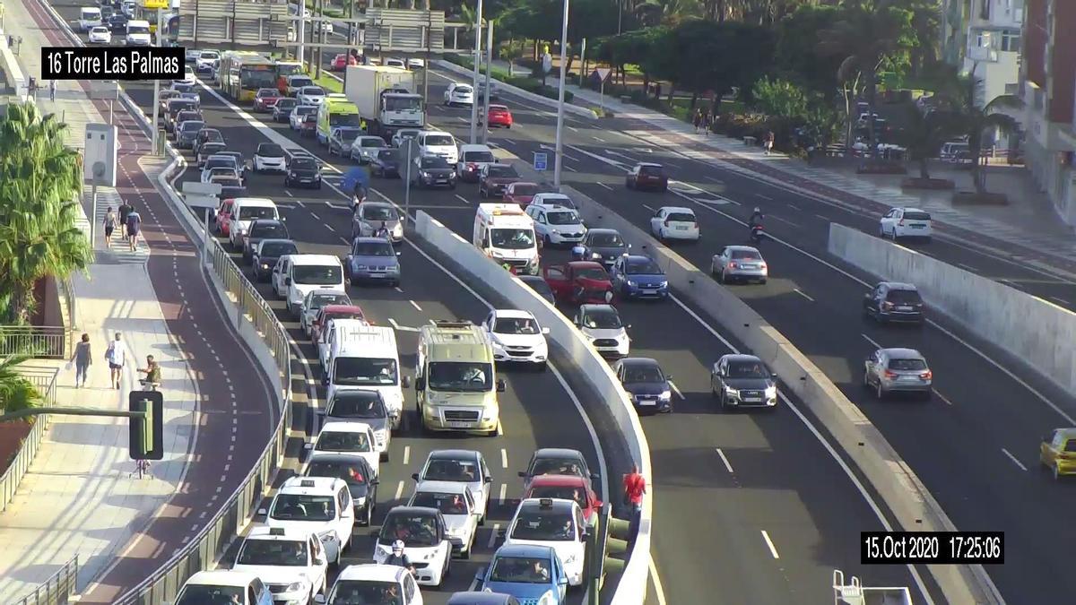 Accidente de tráfico en la Avenida Marítima