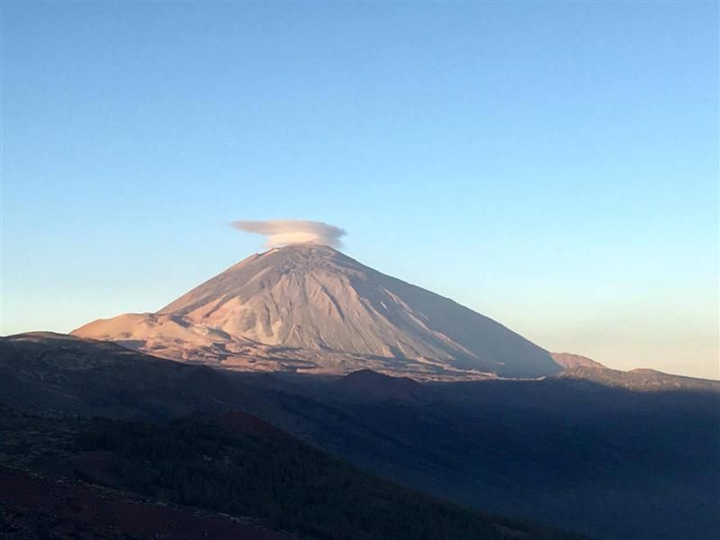 El Teide amanece con 'sombrero', noviembre 2016