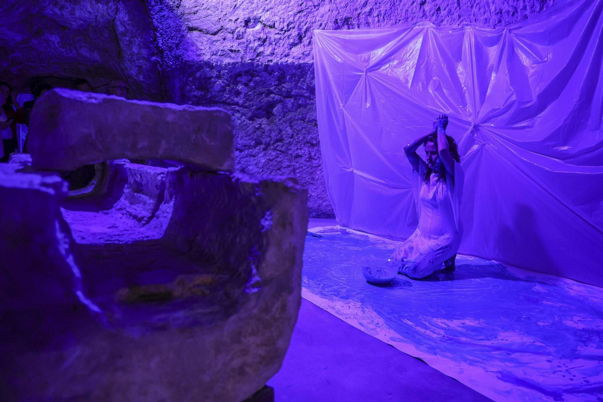 La artista costarricense Karla Solano instala "Origen" en la nueva sala multimedia del Museo de Aguas de Alicante