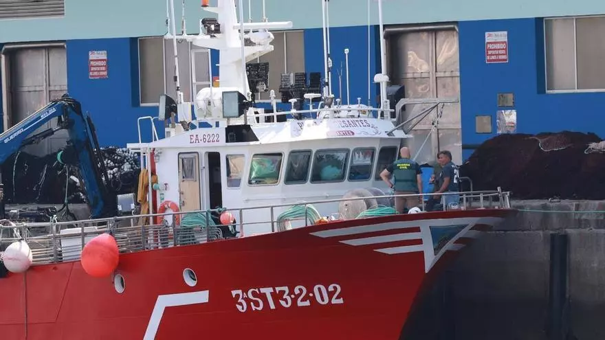 Muere un marinero del cerco en un accidente mientras faenaba en las Cíes