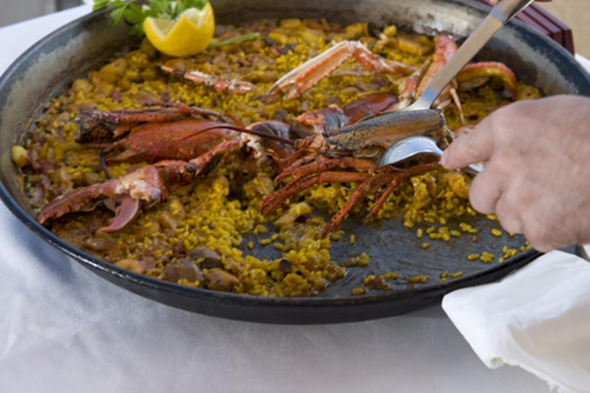 La gastronomía de Torrevieja destaca por su cocina equilibrada y sabrosa.