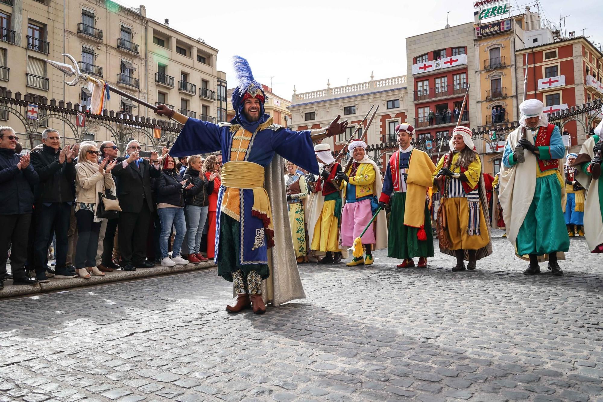 La Gloria anticipa la alegría y el color de los Moros y Cristianos de Alcoy