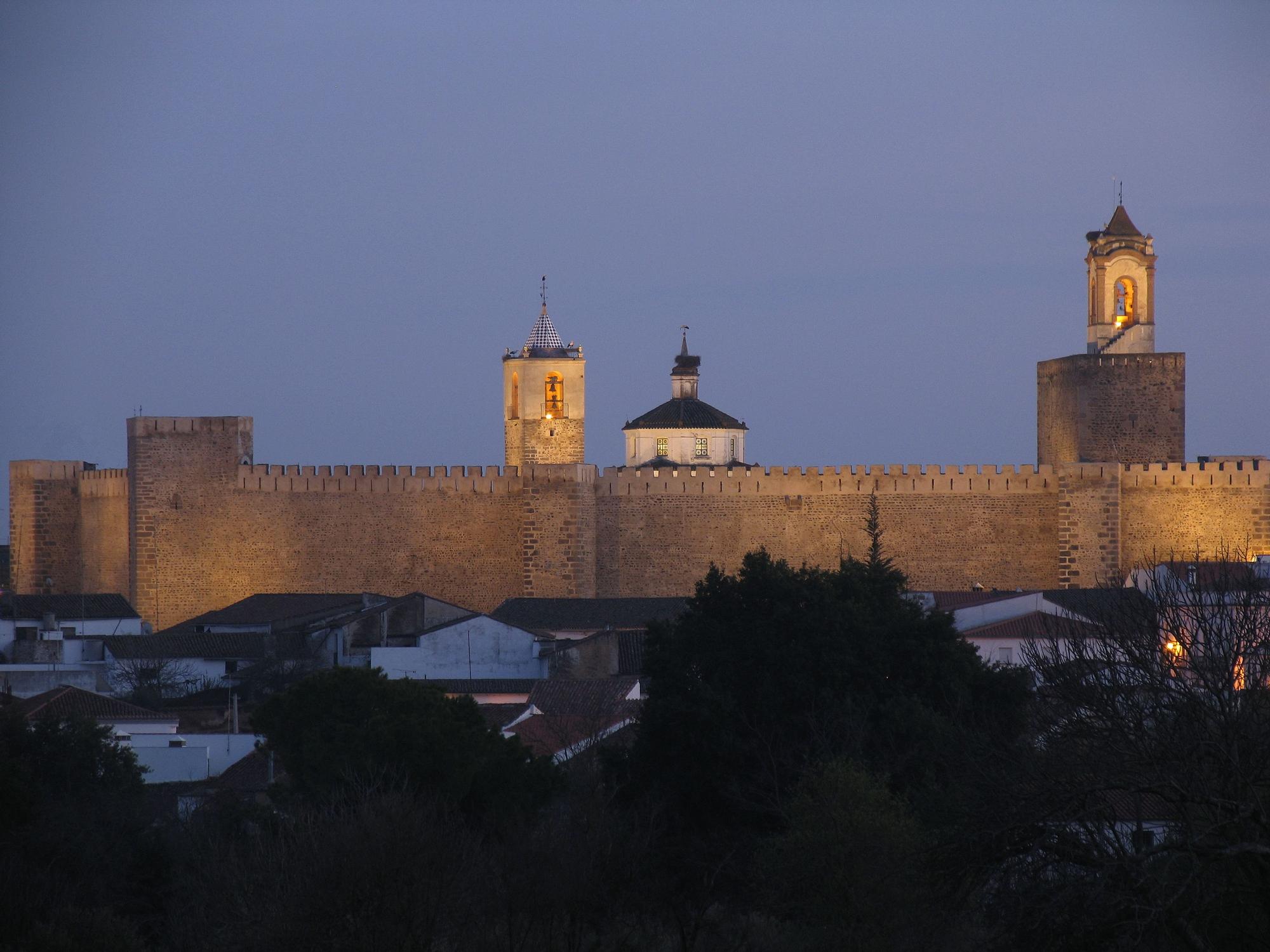 Exteriores del Castillo Templario de Fregenal de la Sierra.