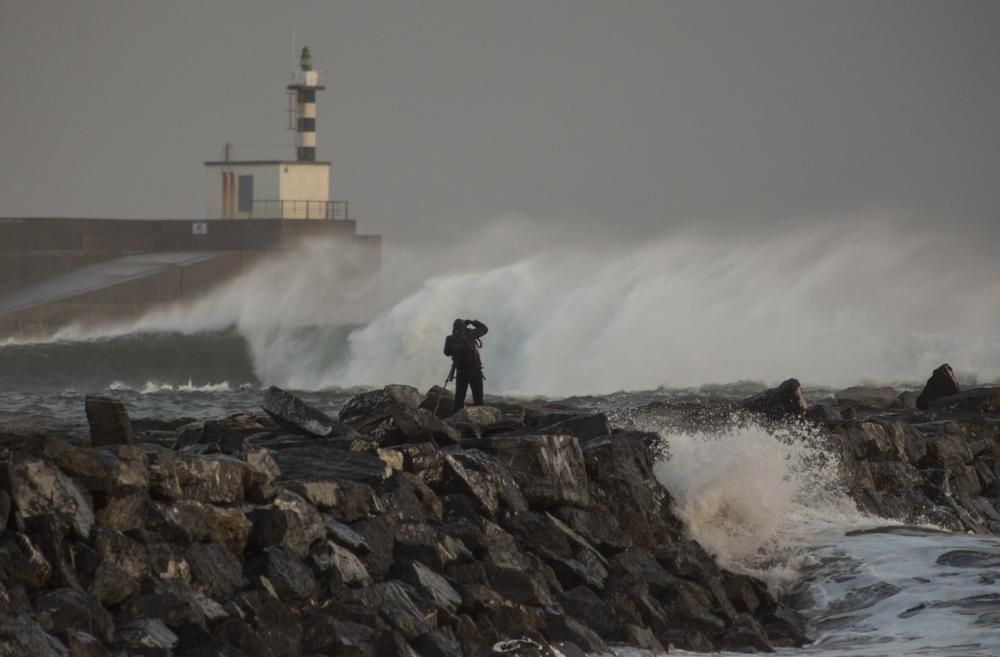 Temporal de viento y oleaje en Asturias