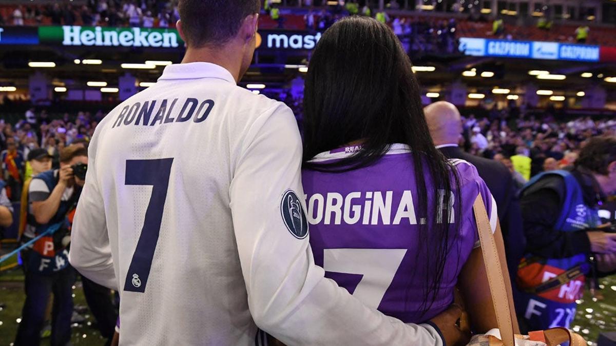 Cristiano Ronaldo celebra la victoria con Georgina Rodríguez