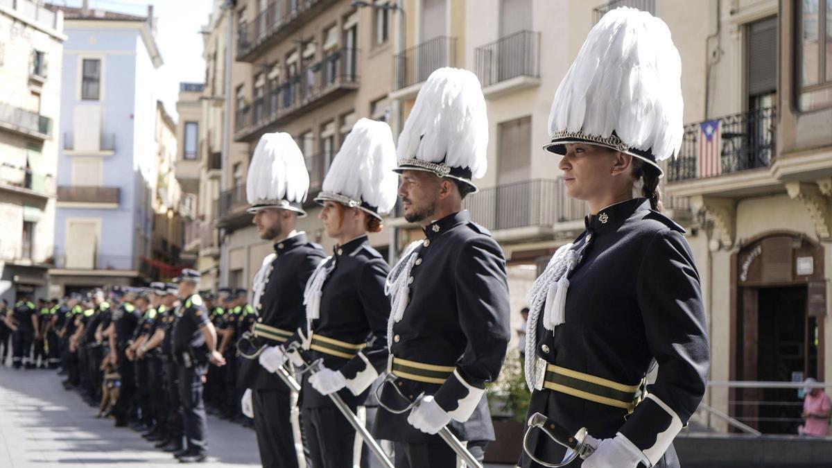 El recuperat uniforme de gala de la Guàrdia Urbana de Manresa