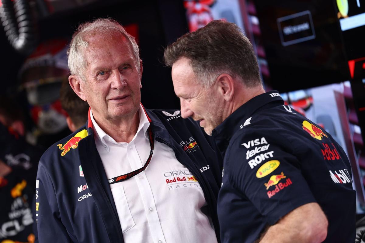 Monaco (Monaco), 24/05/2024.- Red Bull motorsport advisor Helmut Marko (L) with Red Bull Racing team principal Christian Horner (R) during the second practice session at the Formula One Grand Prix of Monaco at the Circuit de Monaco in Monte Carlo, Monaco, 24 May 2024. The Formula One Grand Prix of Monaco takes place on 26 May 2024. (Fórmula Uno) EFE/EPA/ANNA SZILAGYI. gp monaco 2024. circuito monaco