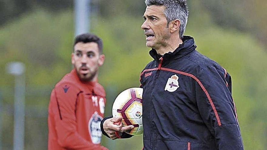 Pep Lluís Martí dirige su primer entrenamiento con el Deportivo de la Coruña