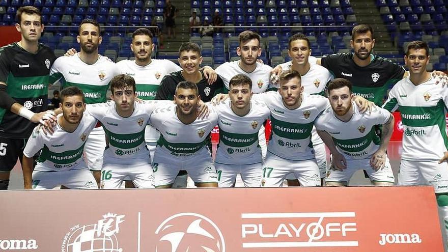 Los jugadores del Elche antes de la semifinal del viernes frente al Manzanares