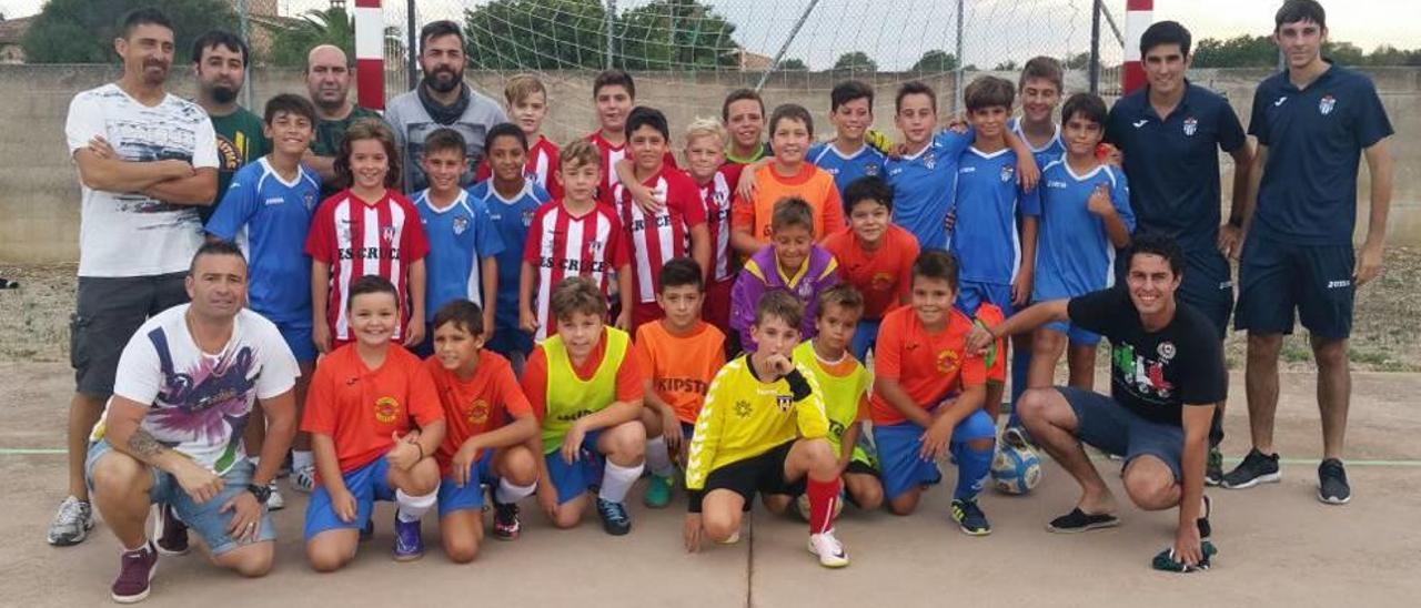 El Atlético Baleares, Campos y Cas Concos jugaron el Torneo Cas Concos alevín.