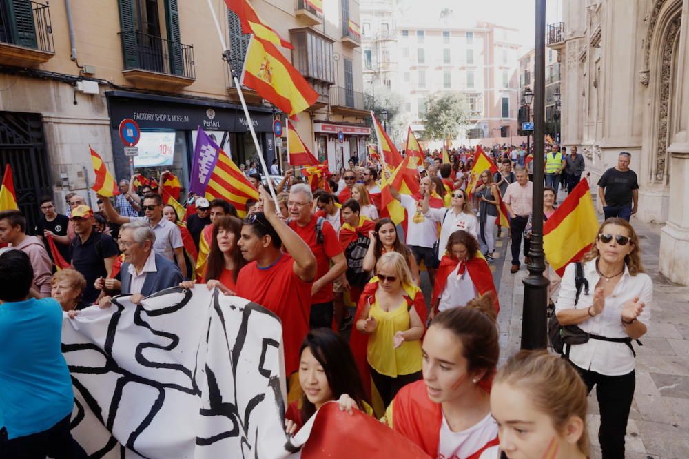 Más de 300 personas se manifiestan en Palma en el día de la Hispanidad