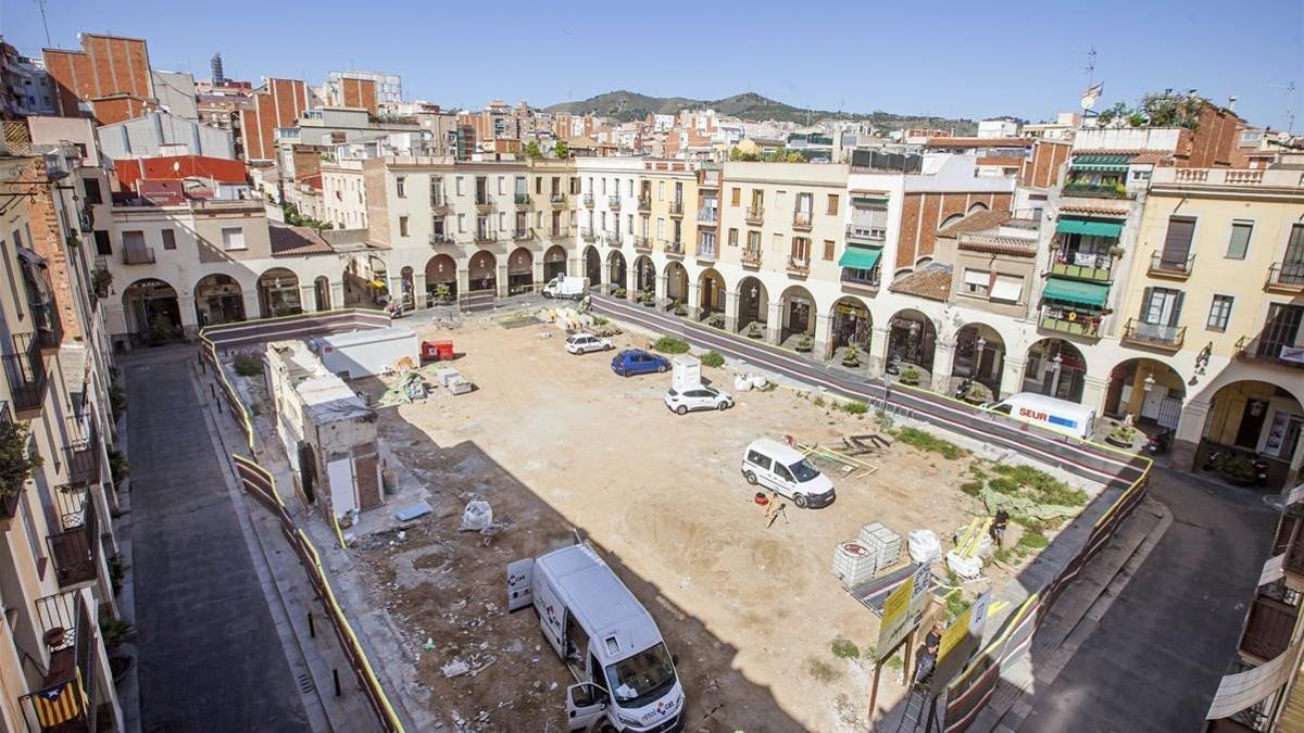 Vistas de la plaza del Mercadal en Sant Andreu, esta semana