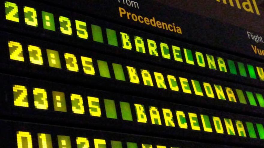 Atentado en Barcelona: los asturianos aterrizan inquietos en el aeropuerto