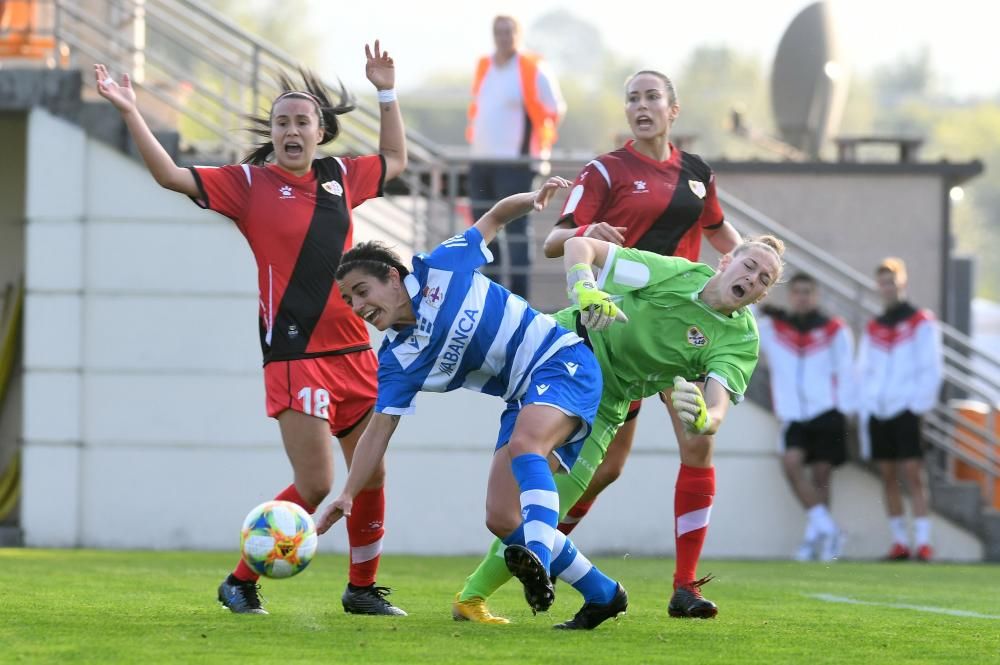 El equipo coruñés, superior, golpea tras el descanso con tantos de Peke, Gaby y Maya Solo el todopoderoso Barça, que hoy visita Huelva, puede igualar sus 13 puntos.