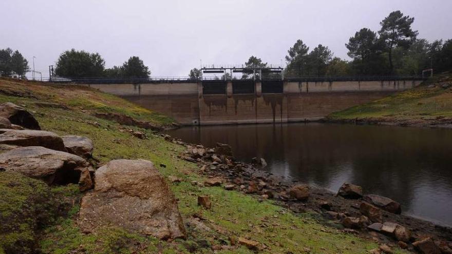 El embalse de Cachamuiña no cuenta con reservas. // Jesús Regal