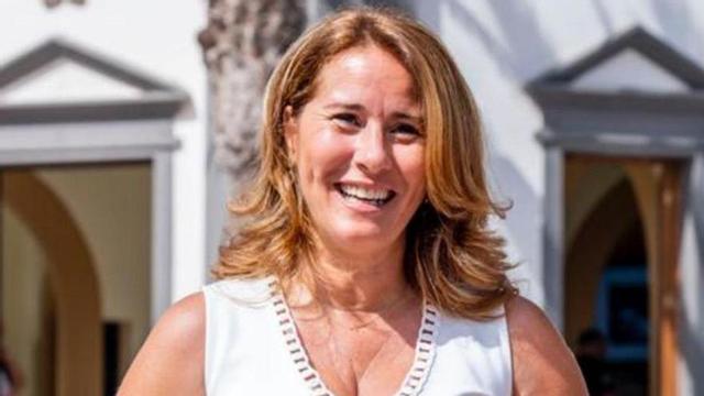 Lola García, tras tomar posesión como presidenta del Cabildo de Fuerteventura. | | LP/DLP