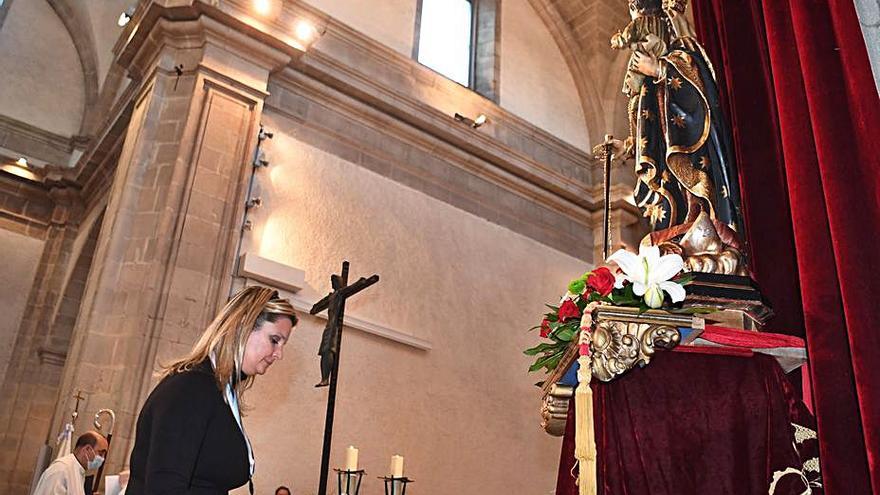 Ofrenda a la Virgen del Rosario, patrona de la ciudad.   | // CARLOS PARDELLAS