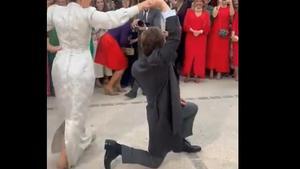 Así fue el baile entre José Luis Martínez Almeida y Teresa Urquijo.