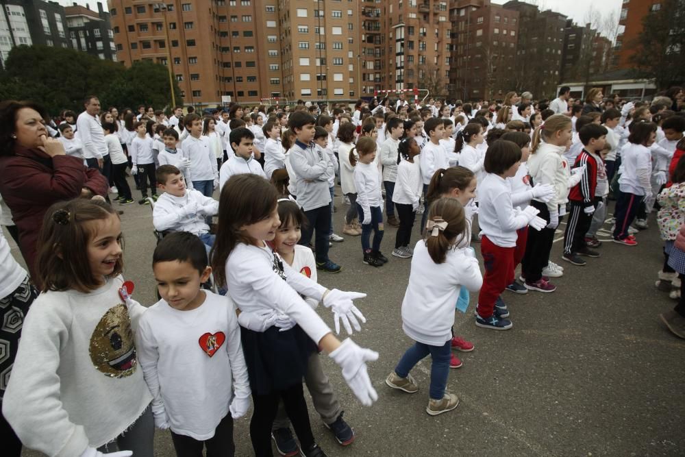 Día de la Paz en los colegios avilesinos.