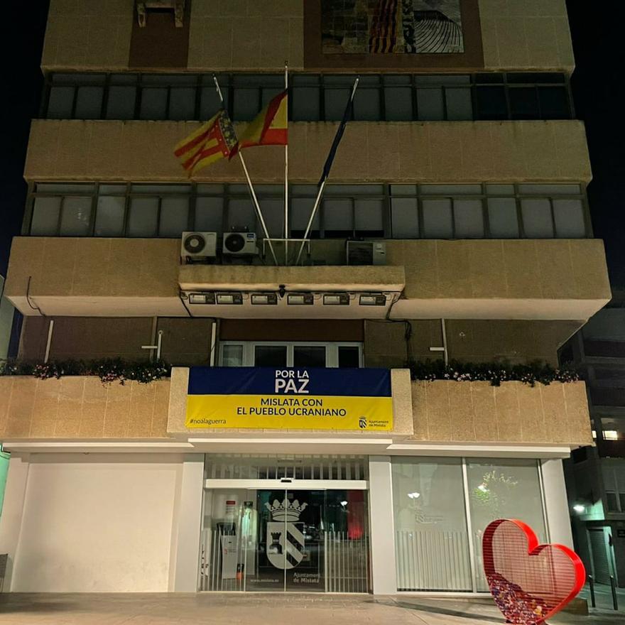 El ayuntamiento de Mislata paga sus luces a partir de las 22 horas como marca el Real Decreto.