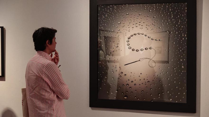 Chema Madoz expone su poesía visual en las salas del Instituto Cabrera Pinto