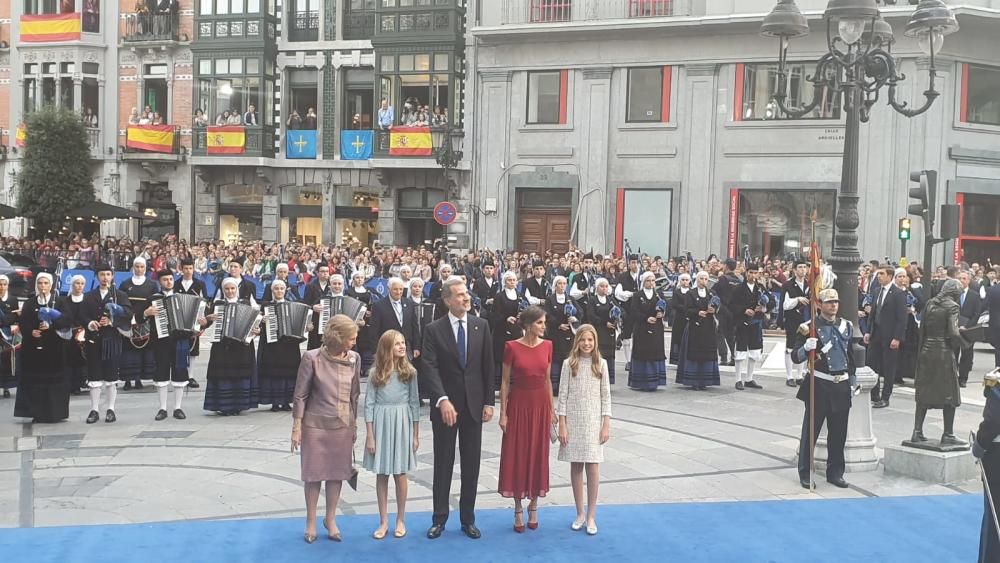 La alfombra azul del teatro Campoa