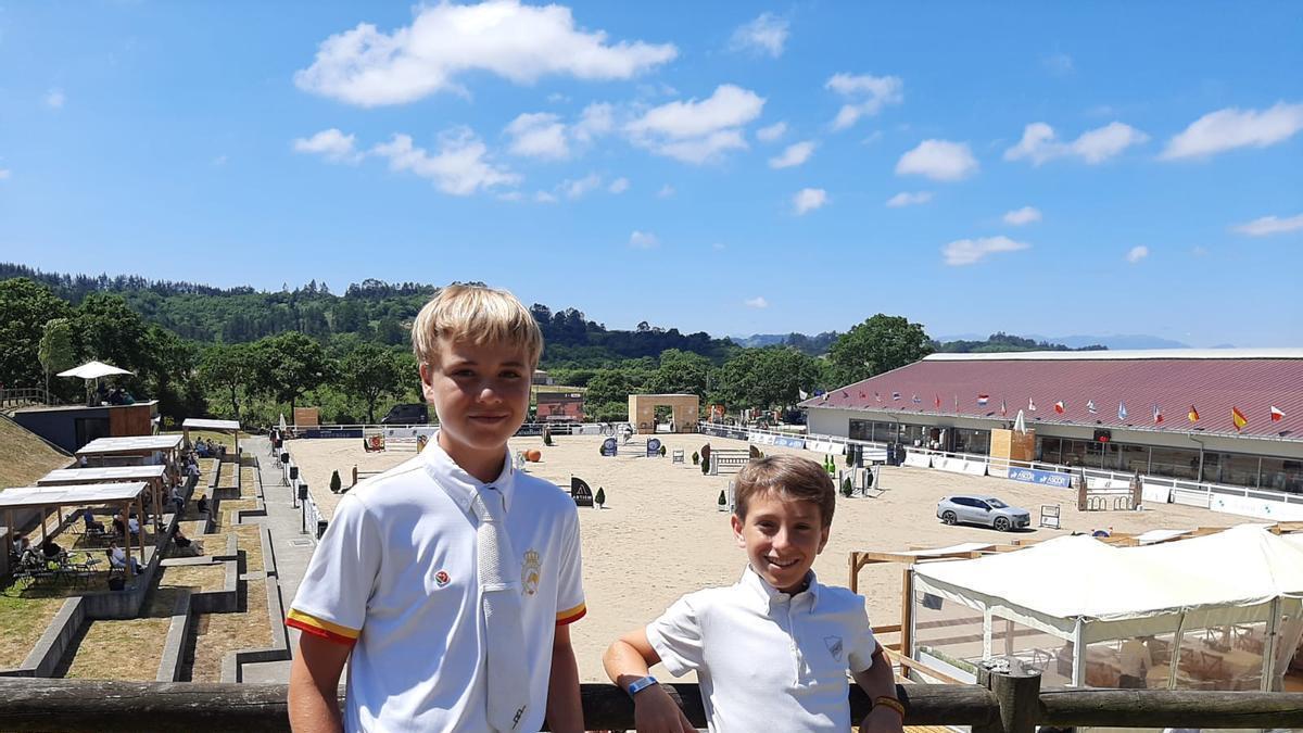 Por la izquierda, Javier Catalán y Jesús Arrieta, en Maeza