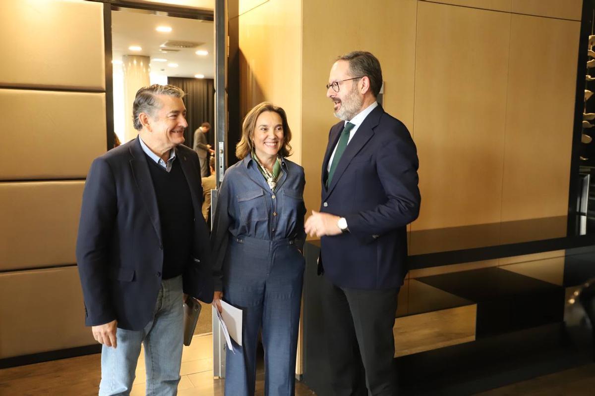 Antonio Sanz, Cuca Gamarra y Adolfo Molina.