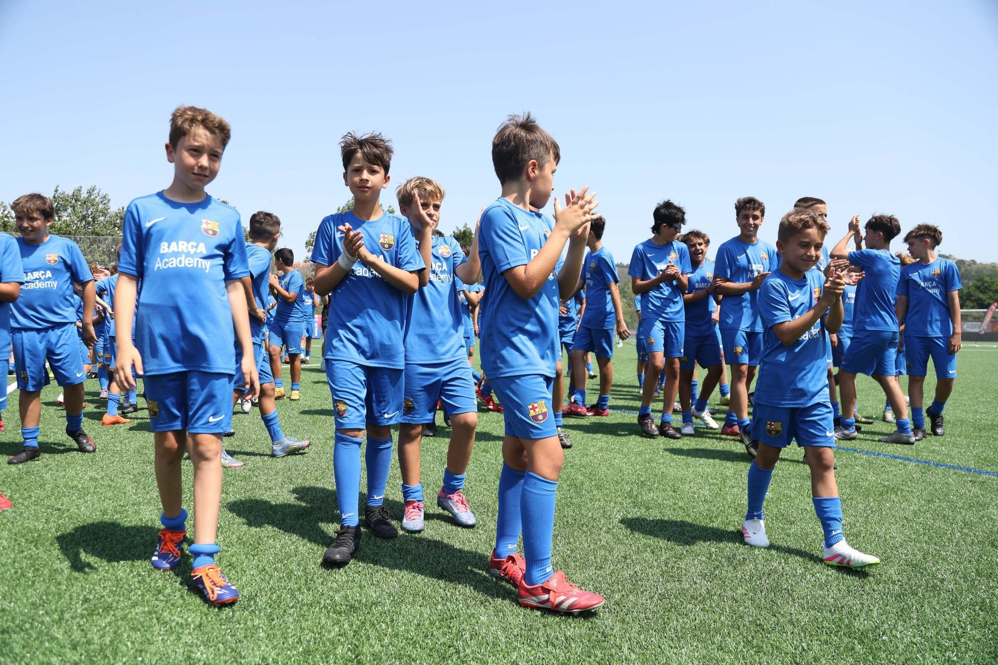 Casi 200 niños acuden a un campus del Barça en Arteixo