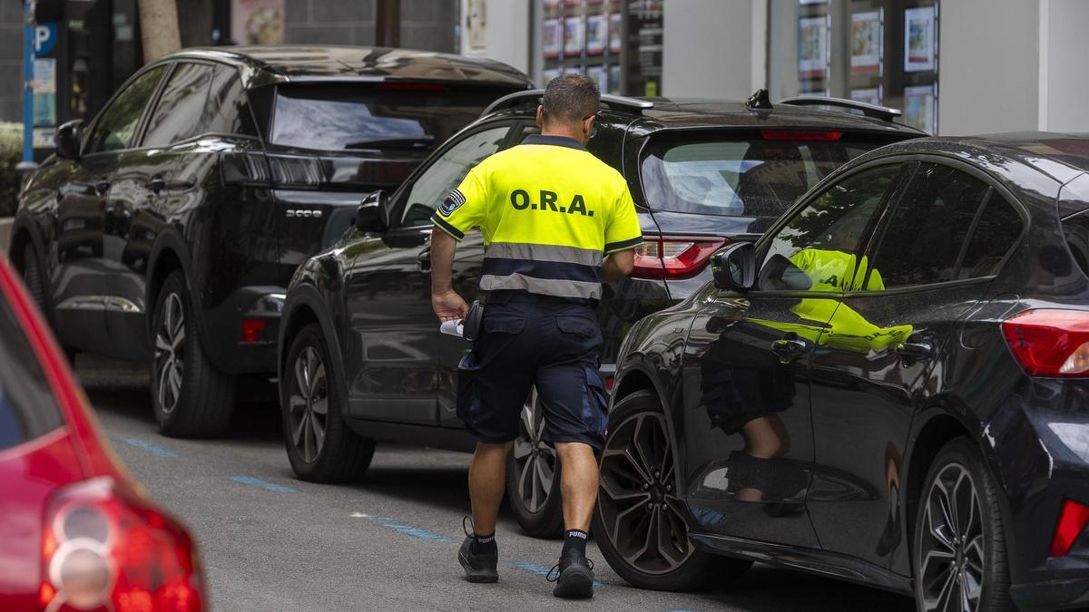Modificaciones en la zona azul de Alicante: más horarios, nuevas plazas y cambios para motos