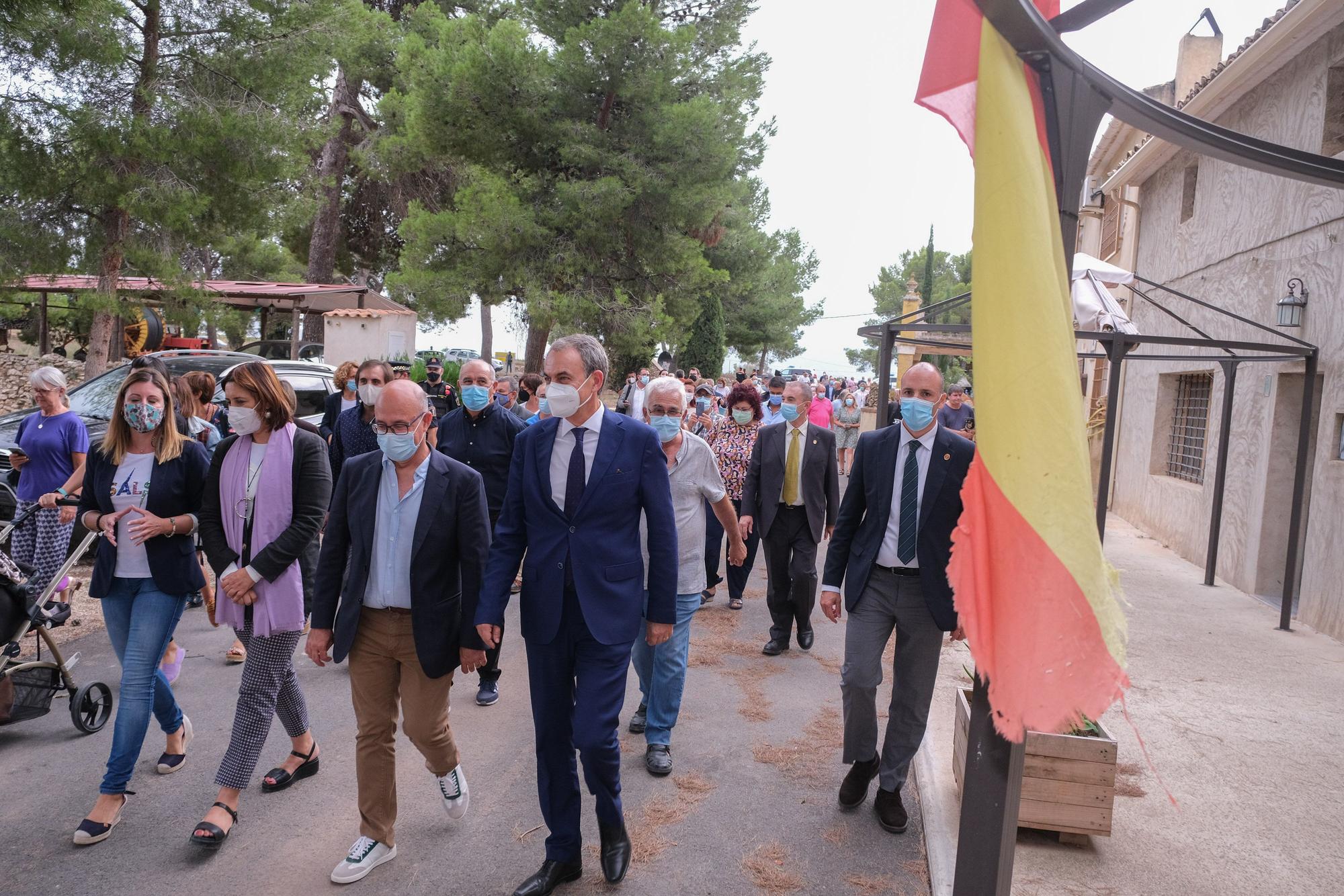 Visita del expresidente Jose Luis Rodríguez Zapatero al Fondó de Monóvar, última sede del gobierno Republicano