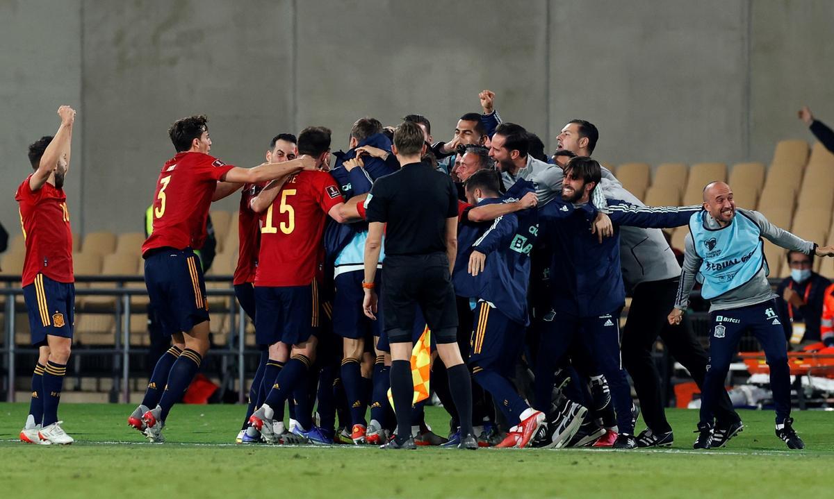 La selección celebrando el billete a Catar 2022