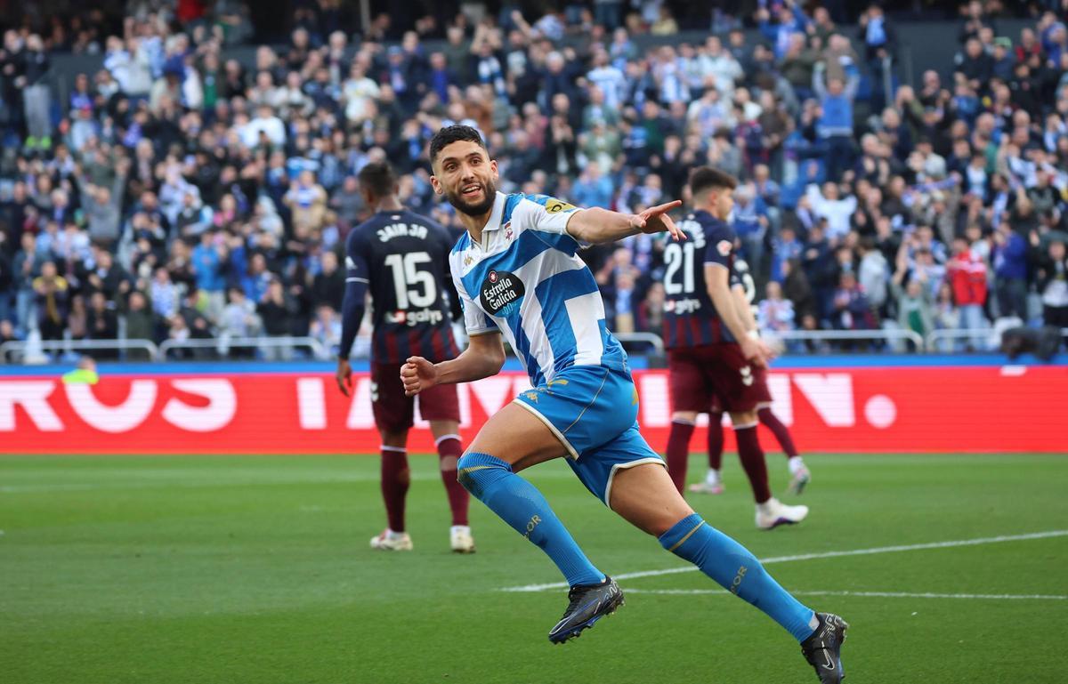 Eddahchouri celebra su gol ante el Eibar