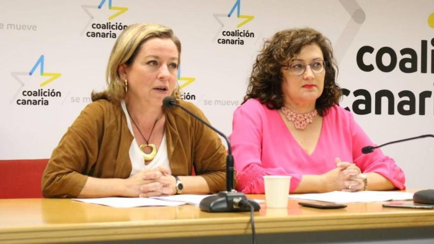 Ana Oramas y Guadalupe González Taño, las dos diputadas nacionales de la provincia de Santa Cruz de Tenerife.