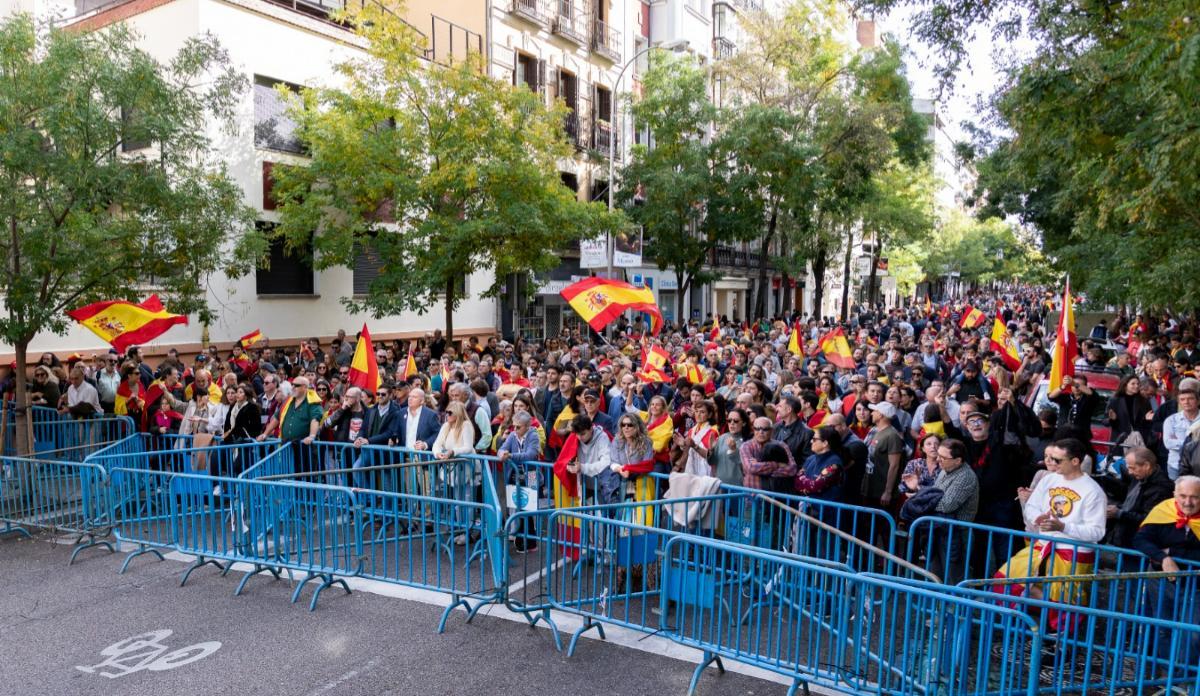 El PP saca a decenas de miles de personas a la calle contra la amnistía y Feijóo pide la dimisión de Sánchez