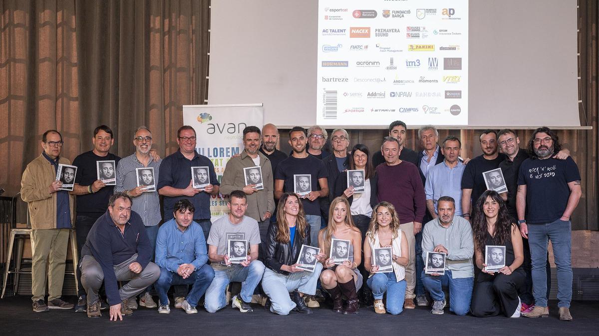 Los periodistas participantes en el proyecto de 2026 con Eric Garcia y Anna Soler, de la Fundació AVAN